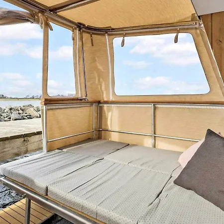 Holiday home Holiday Xi
